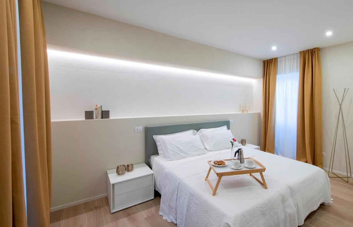 Residence Casa Coppa Appartamento Aster Оменя Екстериор снимка
